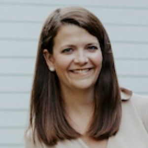 Meet your Posher, Adrienne